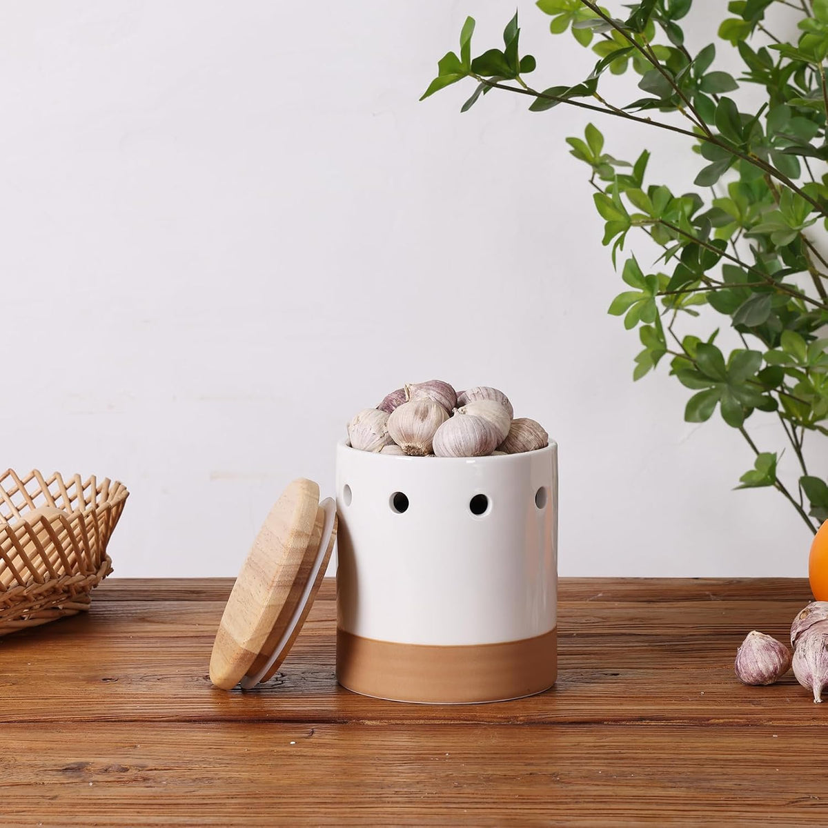 LEETOYI Garlic Keeper with Wooden Lid, Ceramic Garlic Holder Storage Container for Countertop, Saver to Keep Garlic Cloves Fresh Longer