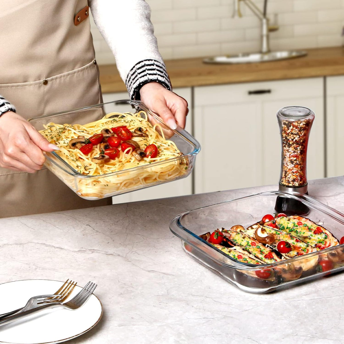 NUTRIUPS (1.7QT+2.4QT) Square Glass Baking Dish Set,2 Piece Square Glass Baking Pan (8.2x8.2 & 9x9 Inches)
