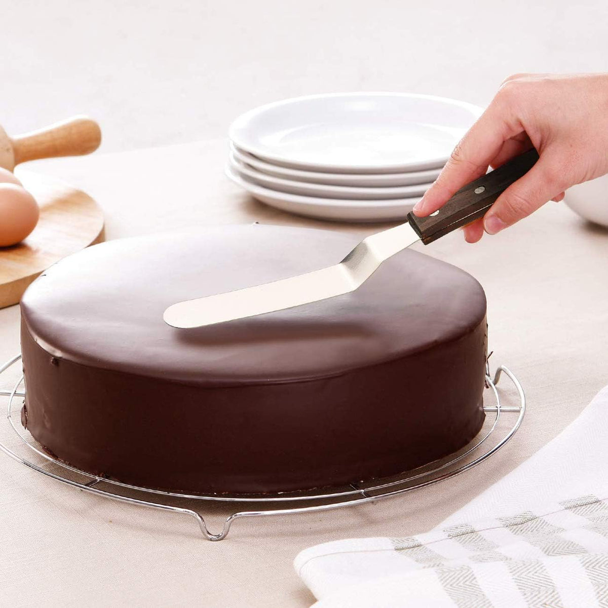 4PCS Offset Cake Icing Spatula Set 4” 6” 8” 10” Professional Stainless Steel Cake Decorating Frosting Spatulas with Wooden Handle (Angled)