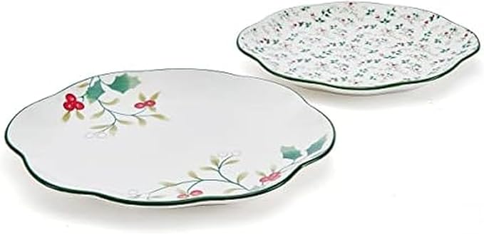 Pfaltzgraff Winterberry Holiday Set of 2 Serving Plates, 10 Inch and 12 Inch, Multicolored