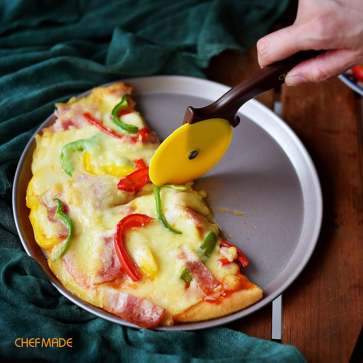CHEFMADE Pizza Pan, 8-Inch Non-Stick Pancake Bakeware for Oven Baking (Champagne Gold)