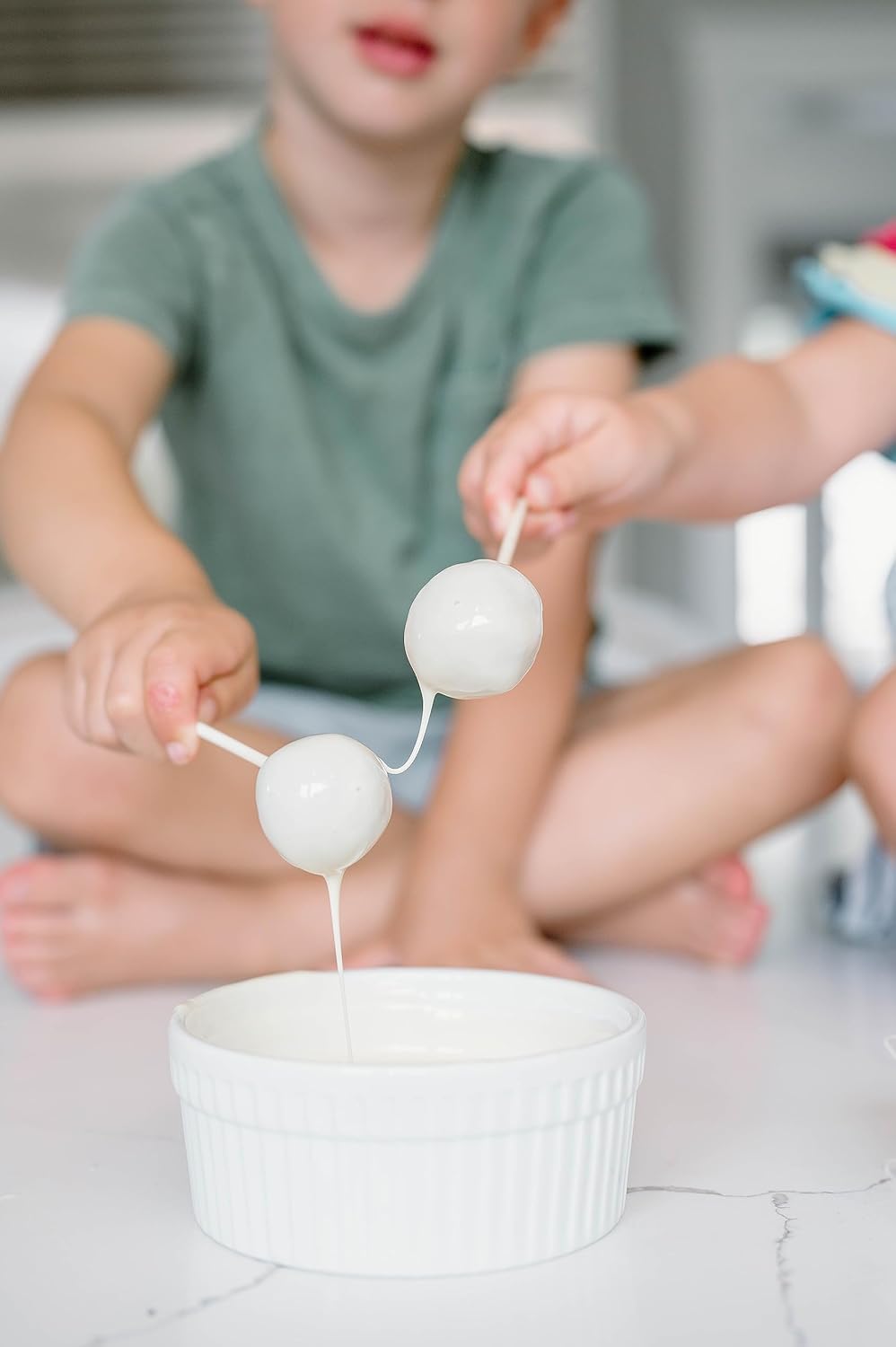 Classic Vanilla Cake Pop Kit - White Chocolate Coating