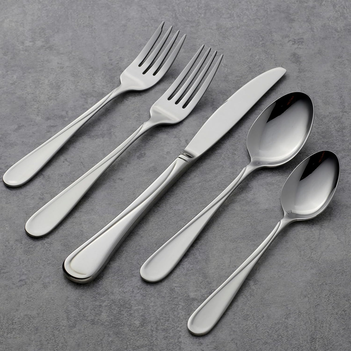 Oneida 2865020BL20 Flight 20 Piece Everyday Flatware Set, Service For 4