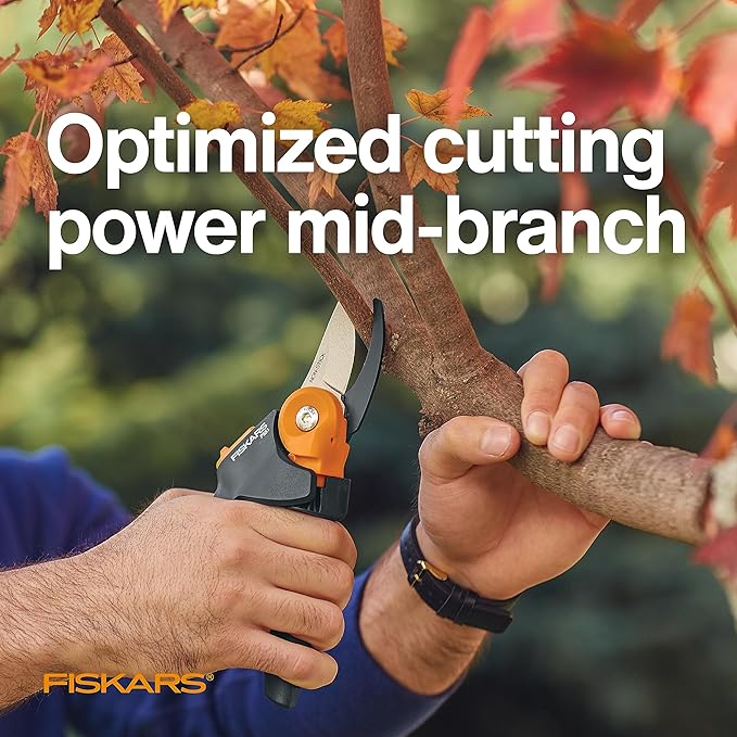 Fiskars Pruning Shears, Bypass Pruner that Cuts Through Stems up to 3/4-Inch, PowerGear Technology For More Power on Every Cut