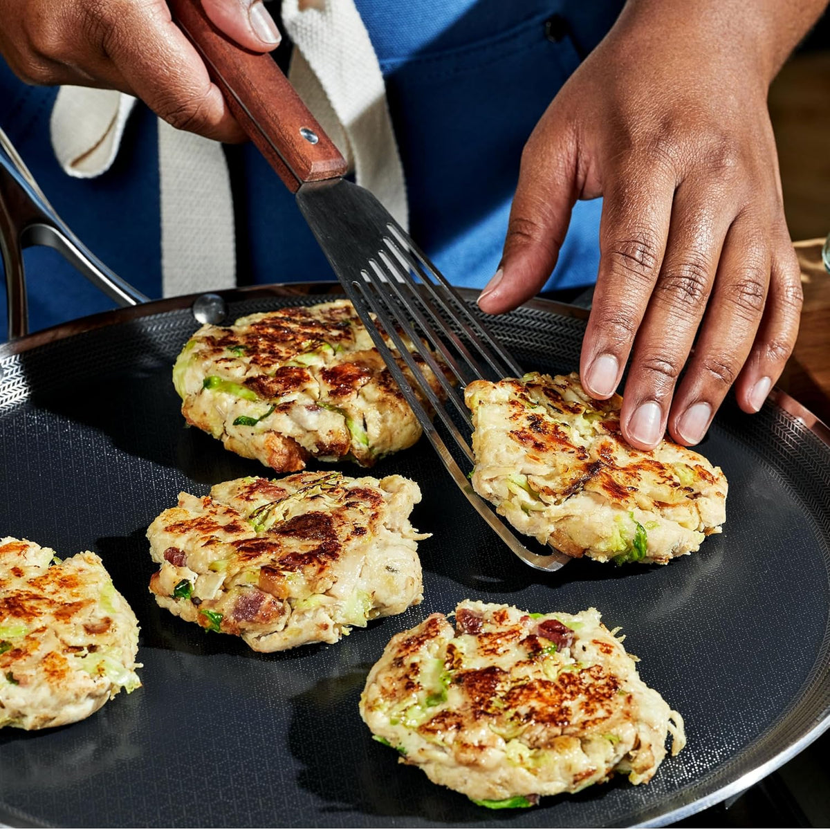 HexClad Hybrid Nonstick 13-Inch Griddle Pan, Stay-Cool Handle, Dishwasher-Friendly, Oven-Safe Up to 900°F, Induction Ready, Compatible with All Cooktops